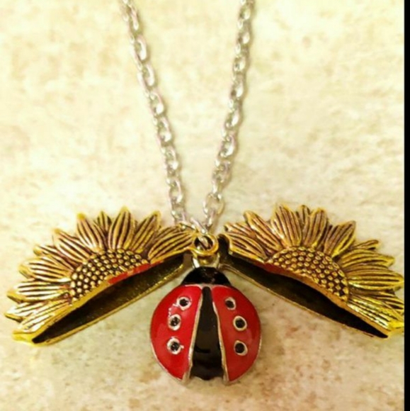 New sunflower ladybug locket necklace - Picture 1 of 2